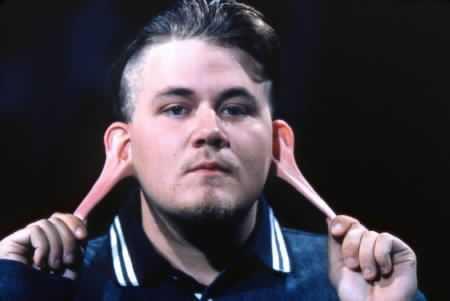 hungary-pulling-earlobes